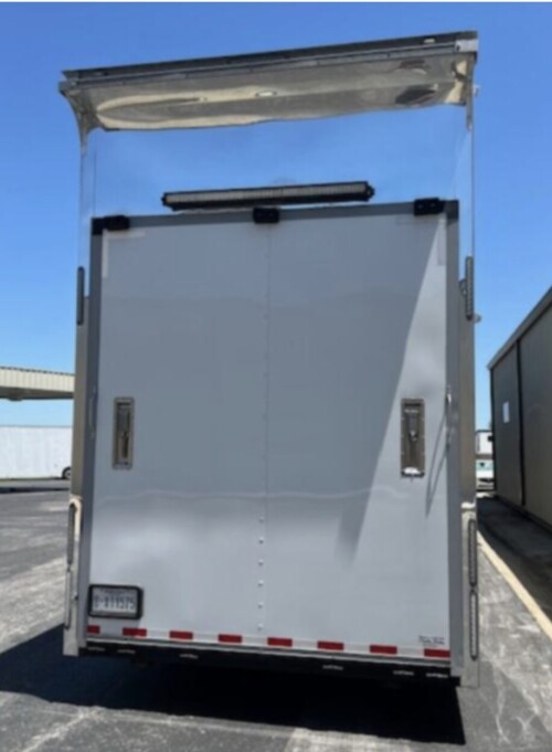2022 United 30' Stacker Tag, Awning, 17.5 Aluminum Wheels & Tires, Loaded - Image 4